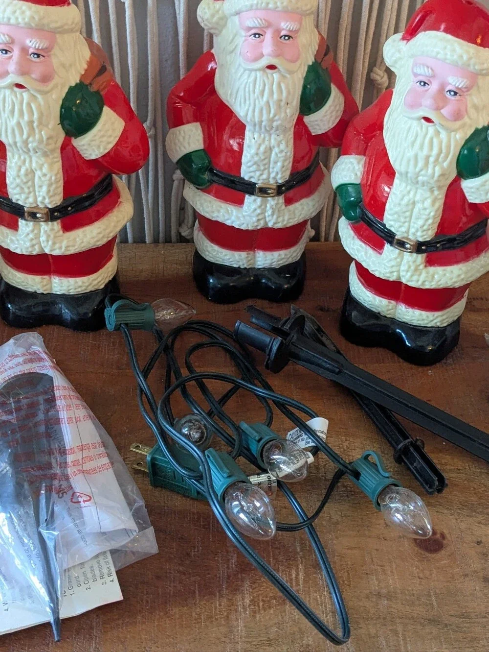 Vintage Santa's Workbench Christmas Traditions 5-Count Lawn Stake Lights - Great